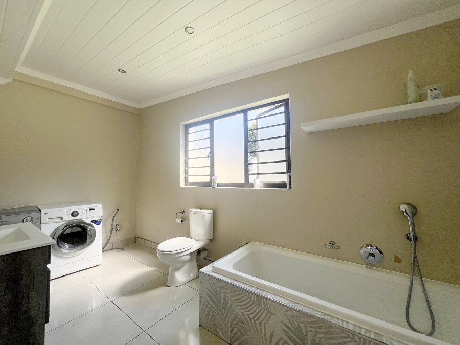 To Let 3 Bedroom Property for Rent in Langeberg Ridge Western Cape